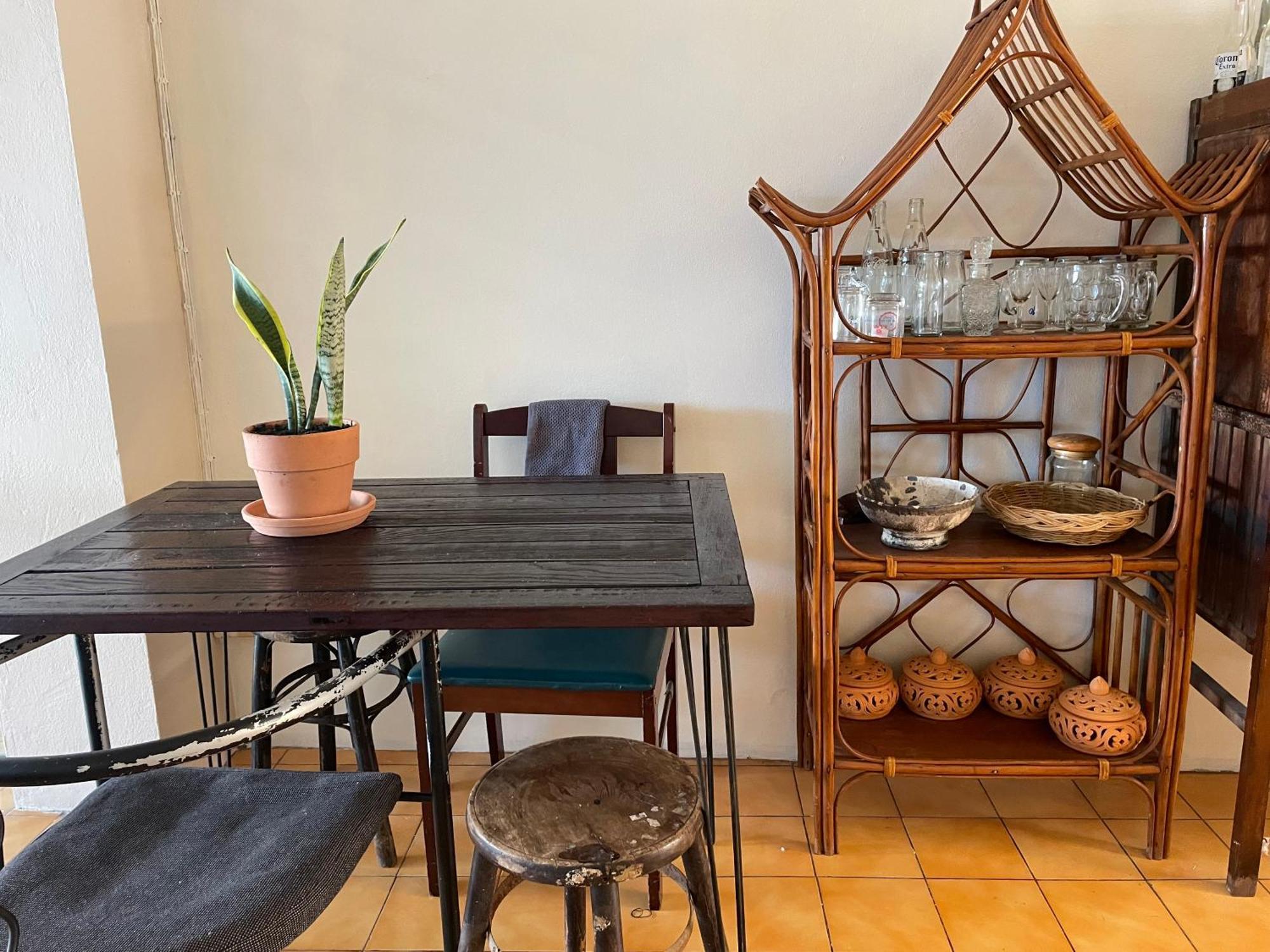 Baan Khaosoi - Private In A Rooftop 2nd Floor Hostel *